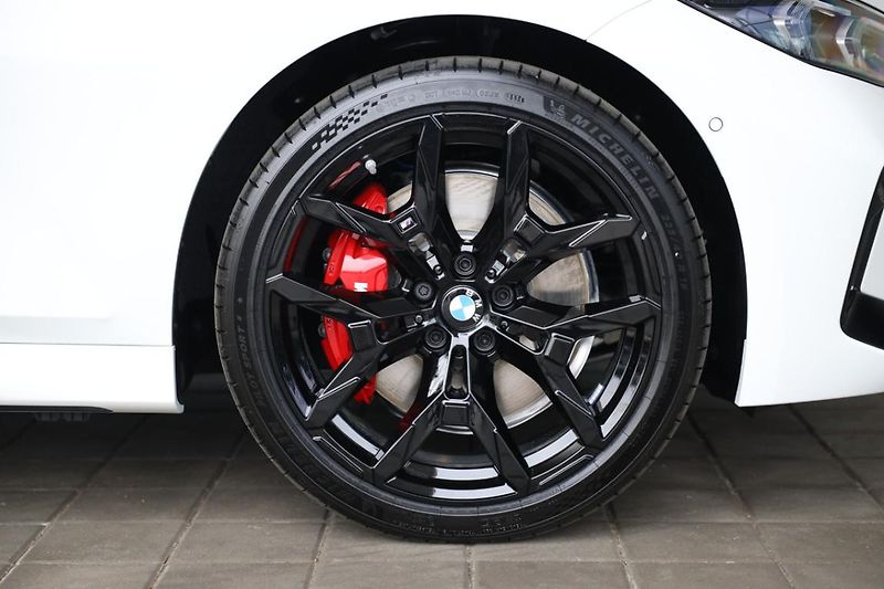 BMW Řada 3 320d xDrive Touring - fotka 7 z 16