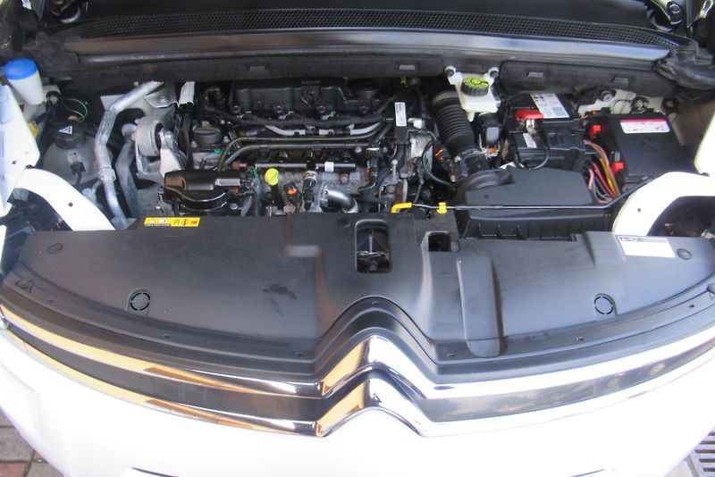 Citroën C4 Picasso 2.0 HDi AT PANORAMA NAVIGACE - fotka 31 z 32