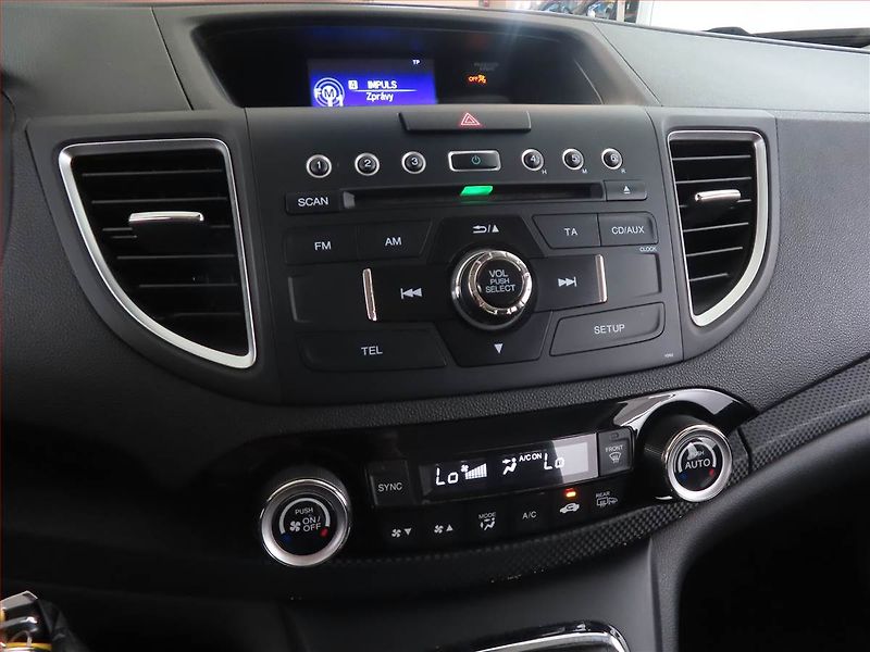 Honda CR-V (2016) 1.6 i-DTEC, Tempomat - fotka 12 z 15