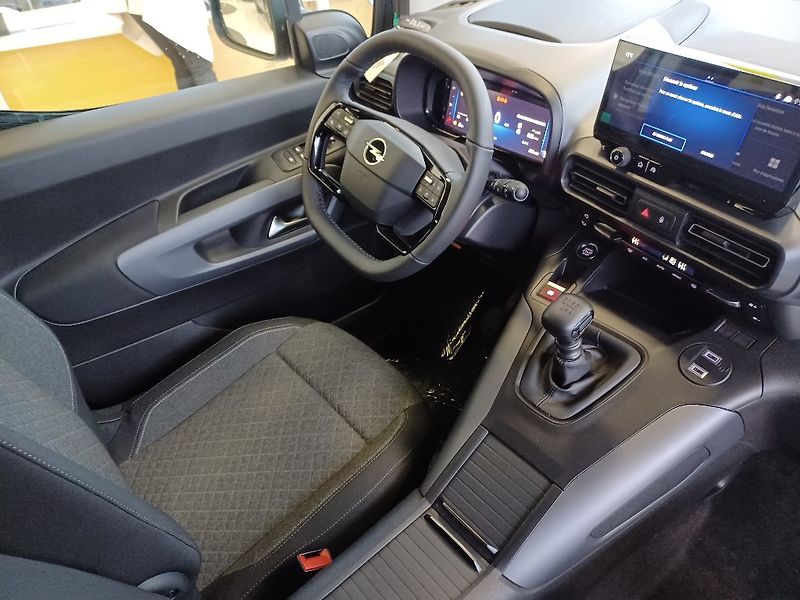 Opel Combo (2025) Elegance Plus 1,5 CDTi MT6 - fotka 12 z 27