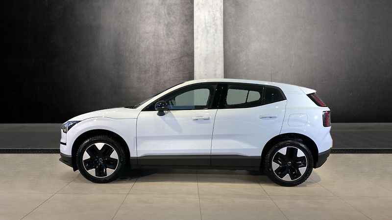 Volvo EX30 (2026) PLUS, P5 LONG RANGE electric, - fotka 3 z 9