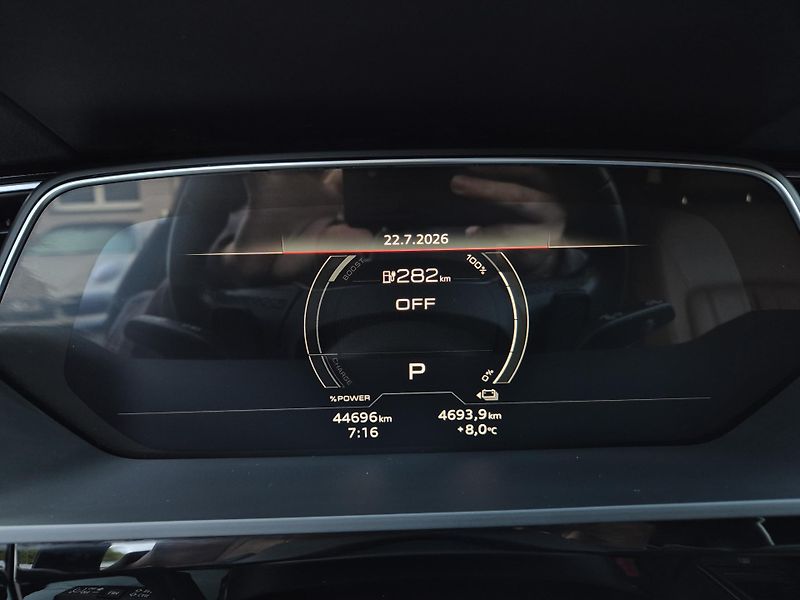 Audi e-tron 55 QUATTRO 300kw S LINE SOH92% - fotka 44 z 44