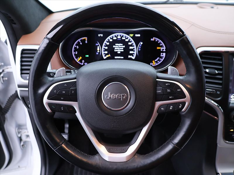 Jeep Grand Cherokee 3,0 CRDI 184kW Summit 4x4 CZ - fotka 22 z 43