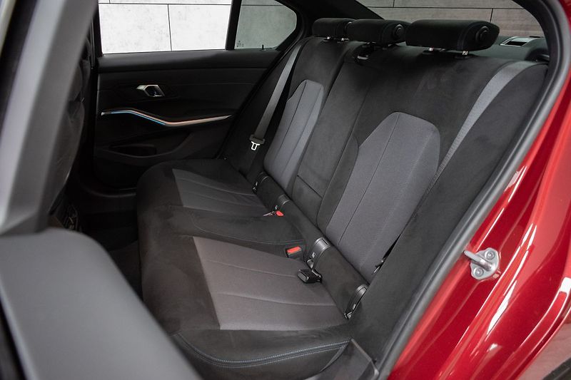 BMW Řada 3 320d xD ///M*ZÁRUKA*DPH*ČR 1.M - fotka 11 z 43