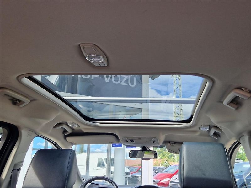 Ford Grand C-MAX 1,6 TDCi 7MÍST AUTOAC SENZORY - fotka 22 z 41