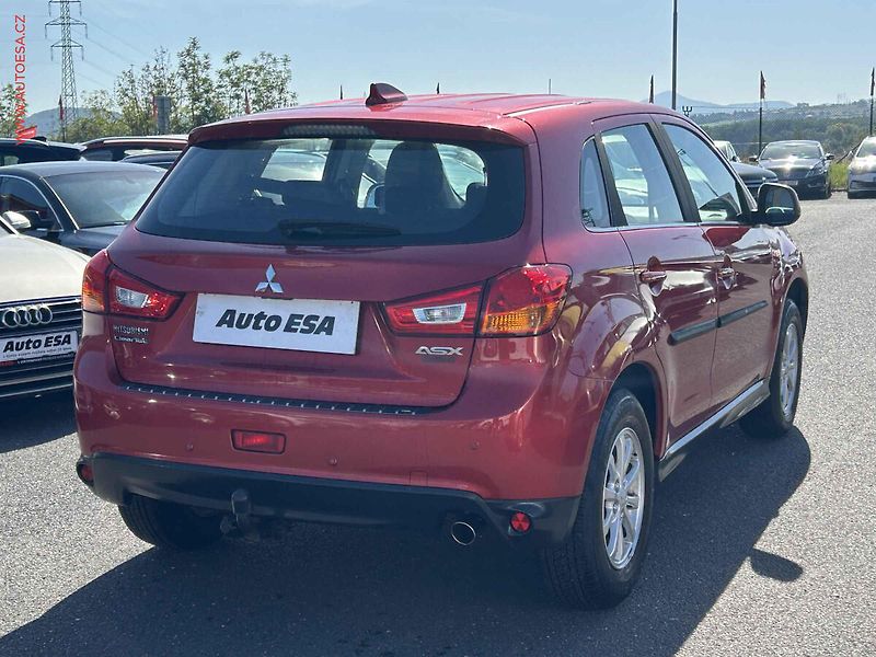 Mitsubishi ASX (2017) 1.6 MIVEC, AC, výhřev sed. - fotka 4 z 17