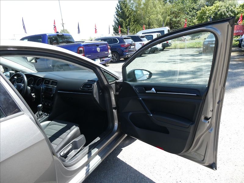 Volkswagen Golf 1,4 TSi 103kW DSG, webasto - fotka 24 z 51