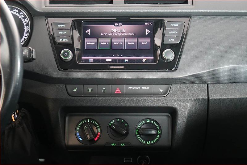 Škoda Fabia (2019) 1.0 TSI, Tempomat - fotka 12 z 17