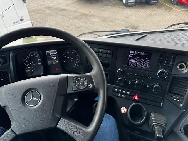 Mercedes-Benz (2019) Arocs 3243 8x4 Bordmatik EURO  - fotka 15 z 18