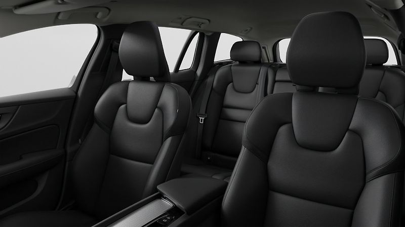 Volvo V60 (2026) Plus Dark, A/T,145kW, BLIS, ků - fotka 9 z 12