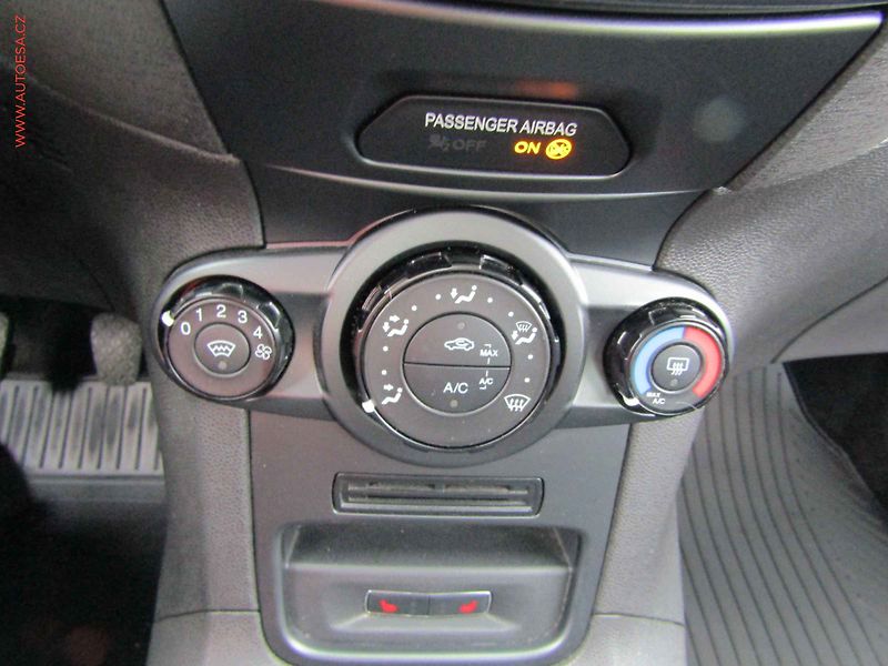 Ford Fiesta (2016) 1.0EB, 1.maj,ČR, AC - fotka 13 z 14