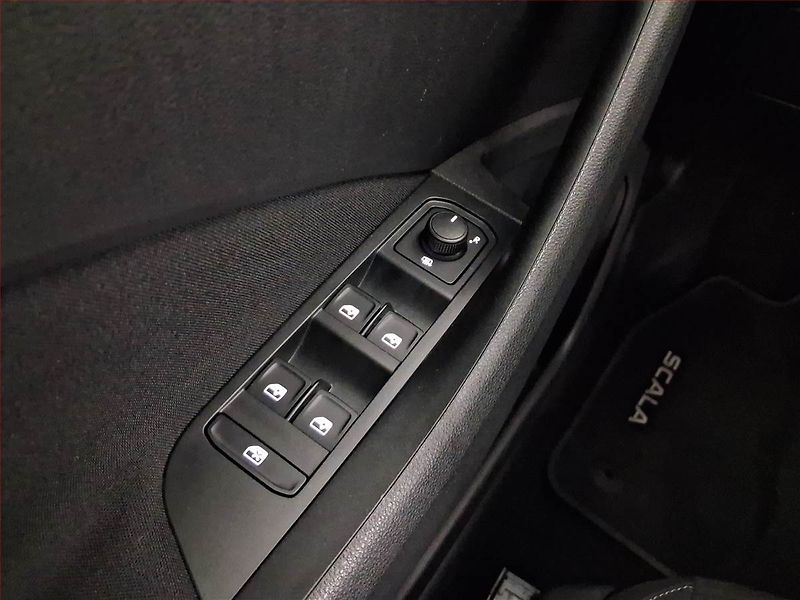 Škoda Scala (2022) 1.0 TSI, Automat, Tempomat - fotka 17 z 19