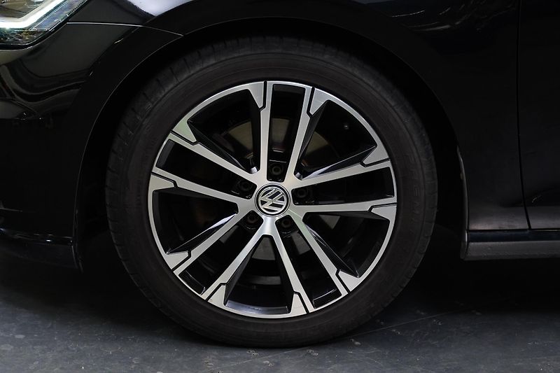 Volkswagen Golf - fotka 10 z 24