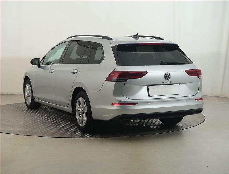 Volkswagen Golf (2021) Life 2.0 TDI, Navi, Tempomat - fotka 4 z 15