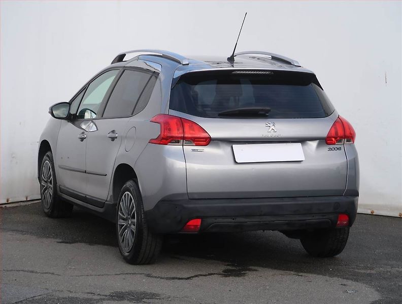 Peugeot 2008 (2016) 1.2 PureTech, Serv.kniha - fotka 4 z 20