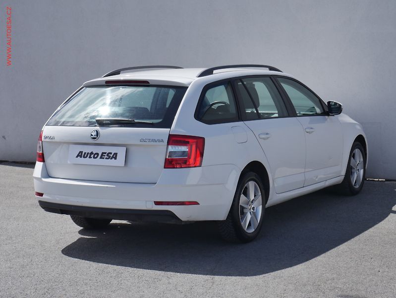 Škoda Octavia (2018) 1.6 TDi, ČR, Ambition Fresh - fotka 4 z 20
