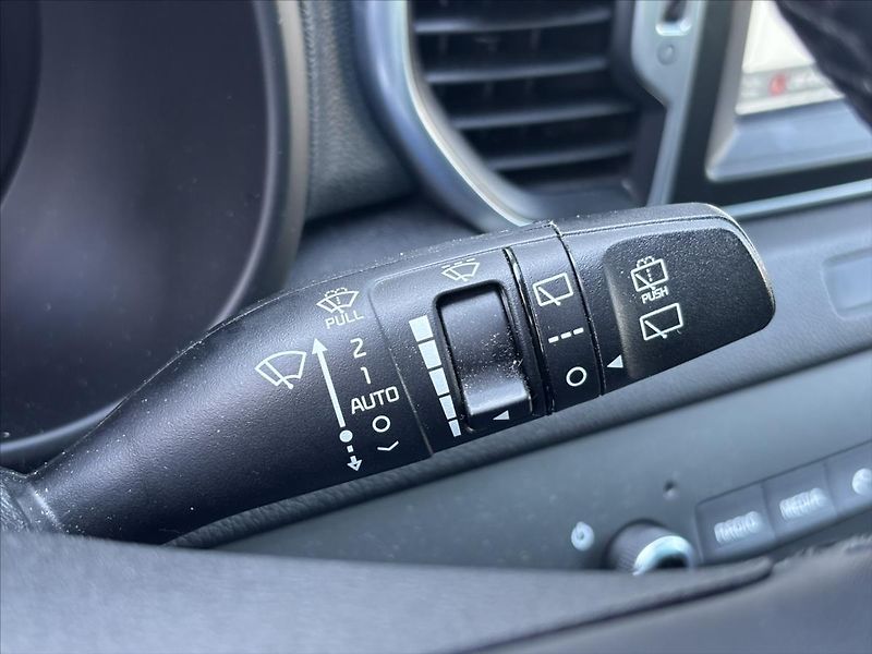 Kia Sportage 1,7 CRDi Style KAMERA TOP STAV - fotka 30 z 39