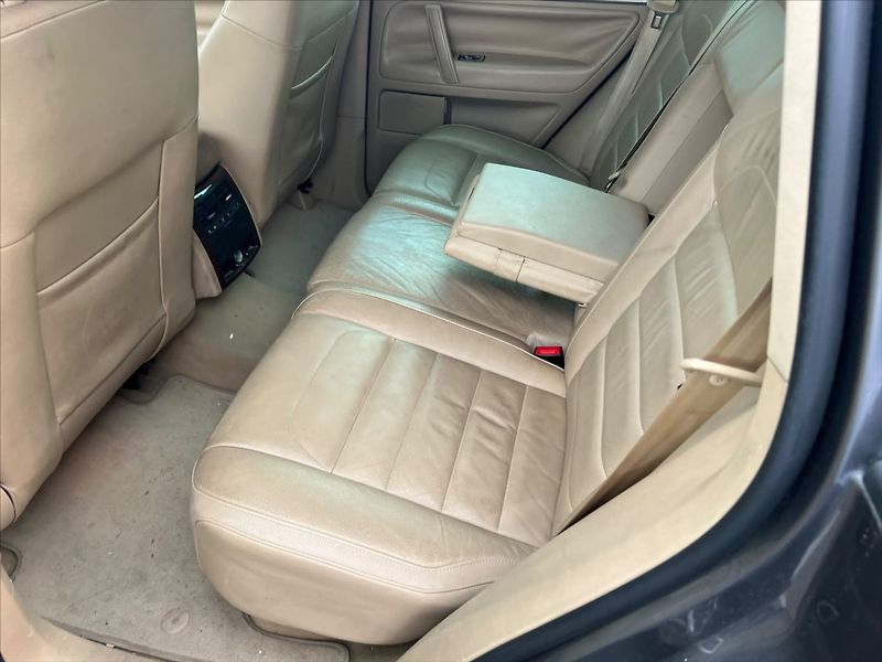 Volkswagen Touareg 3,0 TDi 165kw Tiptronic bez ko - fotka 7 z 10