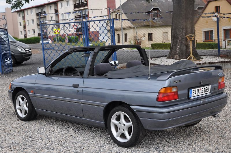 Ford Escort 1.6EFi 77kW KABRIO - fotka 4 z 17