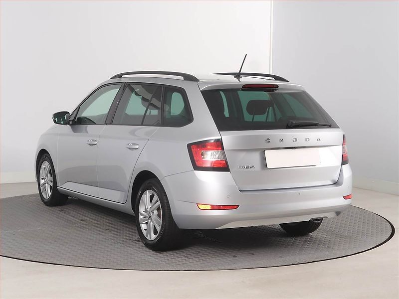 Škoda Fabia (2022) 1.0 TSI, ČR,1.maj, Serv.kniha - fotka 4 z 12