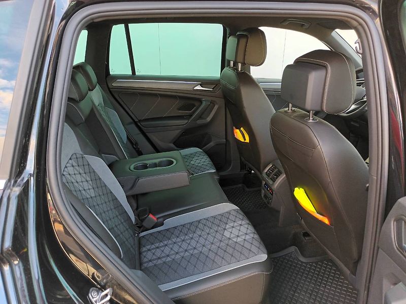 Volkswagen Tiguan (2023) R-Line 1,4 TSI / 180 kW eHybri - fotka 25 z 30