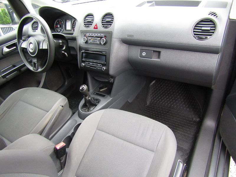 Volkswagen Caddy (2013) 1.6 TDI 75kW  7 MÍST - fotka 14 z 37
