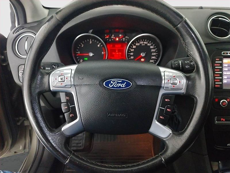 Ford Mondeo (2010) 2.0 TDCi, Automat, Tažné - fotka 16 z 20