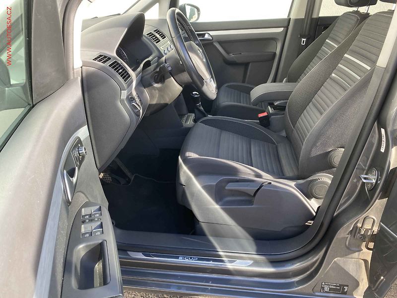 Volkswagen Touran (2014) 1.2 TSi, CUP, navi - fotka 9 z 19
