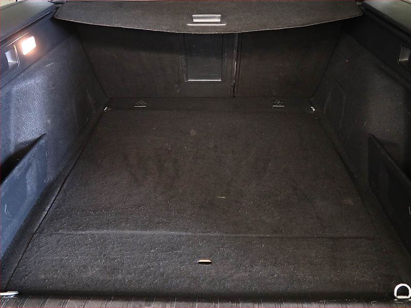 Peugeot 308 (2017) 1.2 PureTech, Navi, Tempomat - fotka 13 z 15