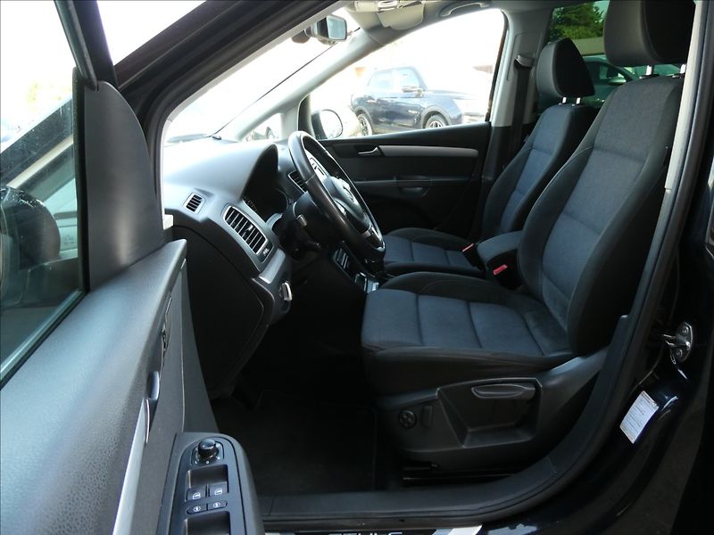 Volkswagen Sharan 2,0 TDi DSG STYLE serviska - fotka 22 z 48