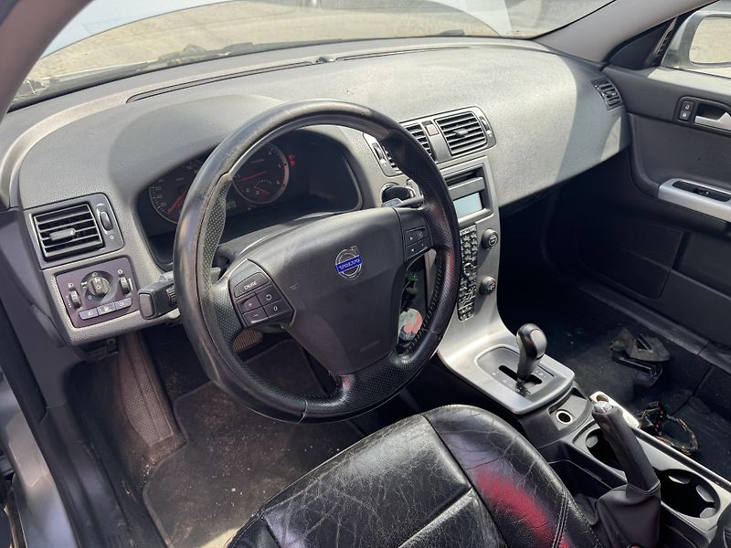 Volvo V50 (2007) 2.4D 120Kw NÁHRADNÍ DÍLY - fotka 7 z 8