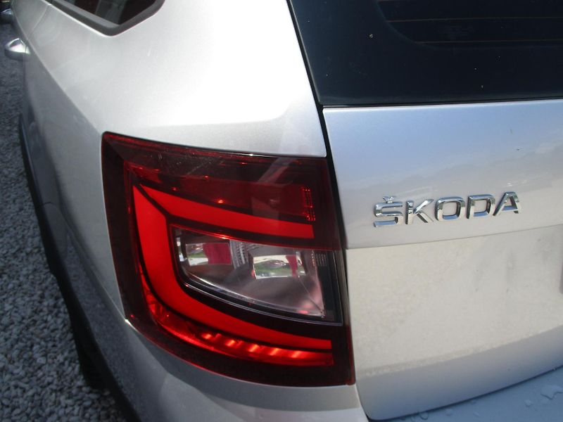 Škoda Octavia 2.0 TDi SCOUT 1.MAJ ČR - fotka 42 z 46