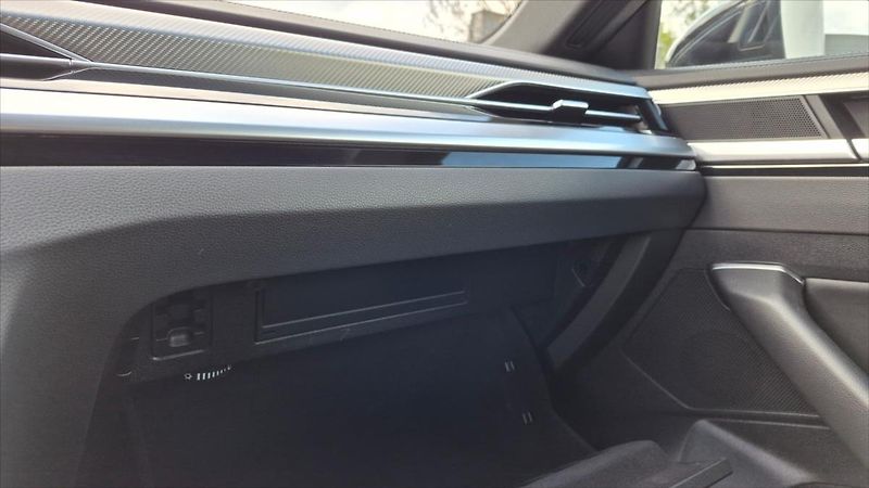 Volkswagen Arteon 2,0 TDi 110 Kw  Shooting Brake - fotka 24 z 27