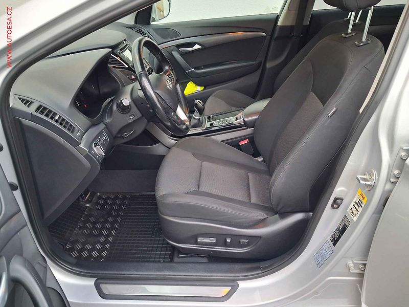 Hyundai i40 (2015) 1.7CRDi, ČR, AC - fotka 9 z 18