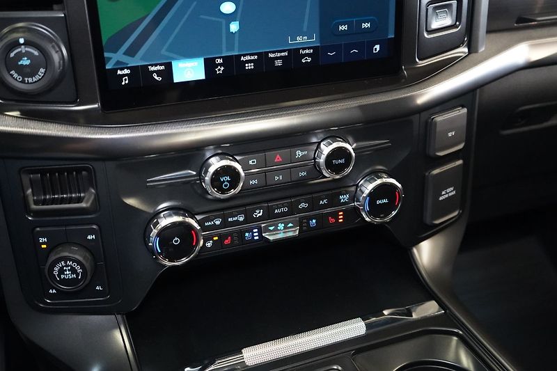 Ford F-150 (2026) Lariat 5,0 298 kW - fotka 37 z 53