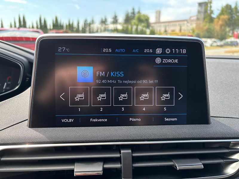 Peugeot 5008 (2019) ALLURE 1.6 PT 180k PANORAMA - fotka 15 z 21