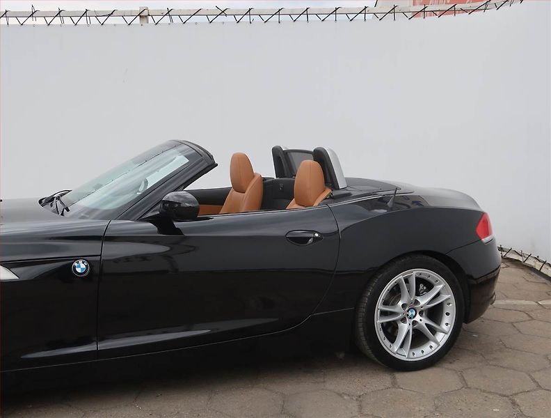 BMW Z4 (2013) sDrive20i, Kůže, Bi-Xenony - fotka 16 z 24