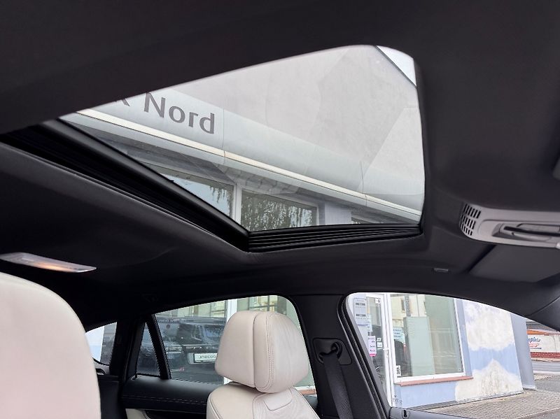 BMW X6 (2014) 4.4 V8 (449k) xDrive50i - fotka 46 z 51