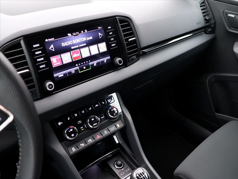 Škoda Karoq 1,5 TSI 110kW Sportline CZ Taž - fotka 18 z 29