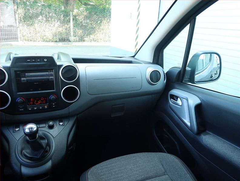 Citroën Berlingo (2015) XTR 1.6 HDi, 5Míst, ČR - fotka 8 z 17