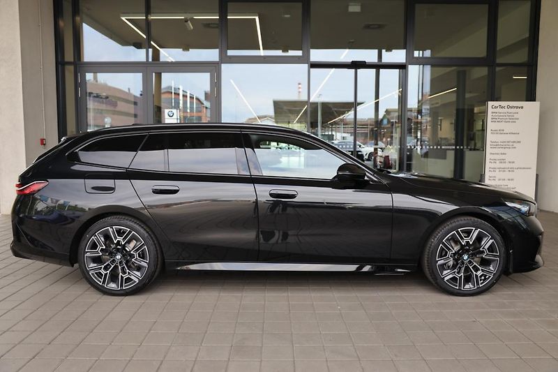 BMW Řada 5 540d xDrive Touring - fotka 4 z 18
