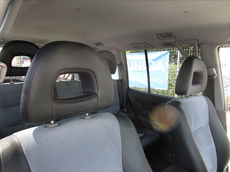 Mitsubishi Pajero 3.2 Di-D, 4x4, aut. klima, 7 m - fotka 23 z 54