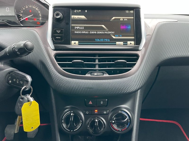 Peugeot 2008 (2014) 1.6HDi Klima! - fotka 14 z 28