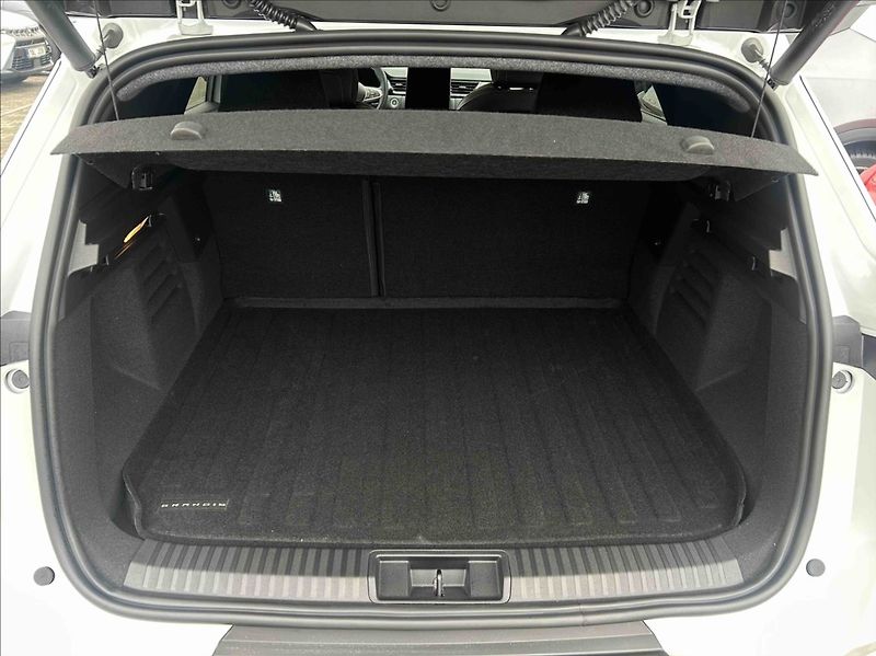 Mitsubishi Grandis (2025) 1.3 7DCT M-HYBRID  INTENSE+ - fotka 9 z 10