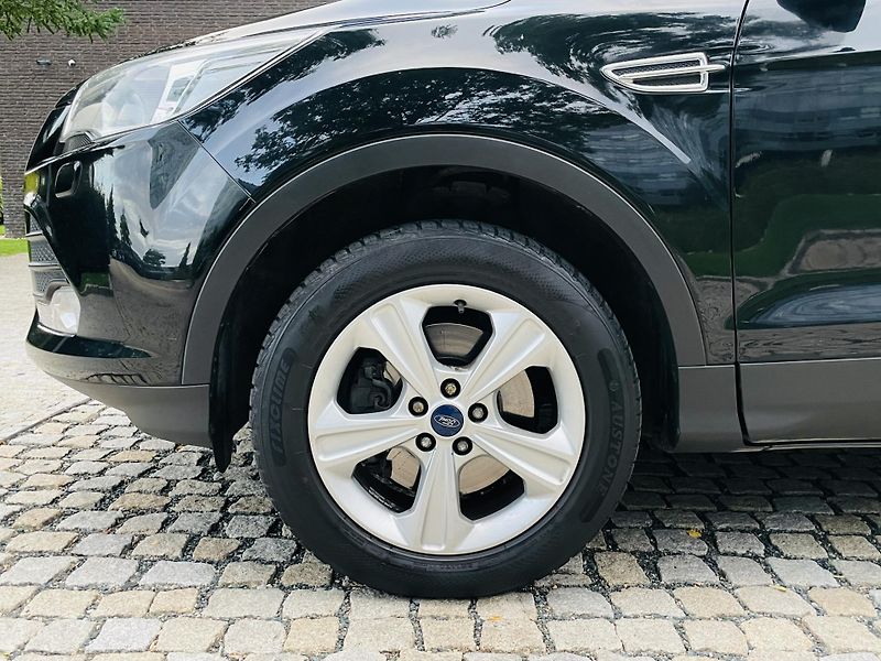 Ford Kuga 2.0TDCi 4x4 MAN TAŽNÉ VÝHŘEV - fotka 44 z 44