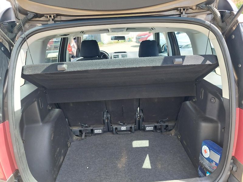 Škoda Yeti (2013) 2.0TDi Active 4x4 - fotka 27 z 40