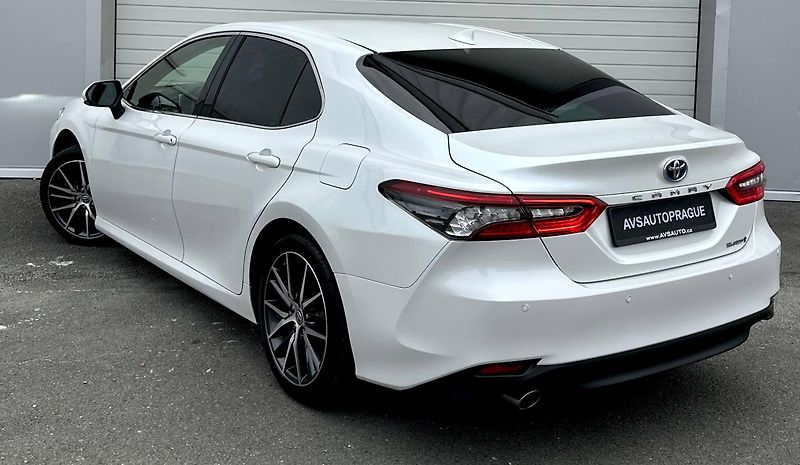 Toyota Camry (2021) 2.5 HEV EXECUTIVE AUTOMAT - fotka 6 z 37