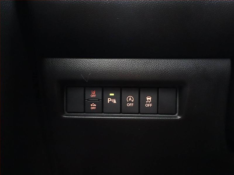 Suzuki Swift (2021) 1.2, ČR,1.maj, Serv.kniha - fotka 13 z 15