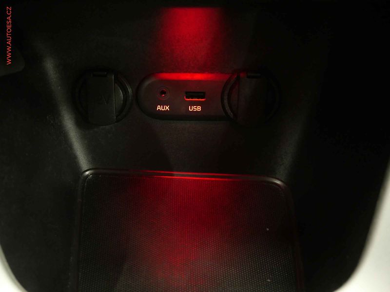 Kia Ceed (2013) 1.4i, 1.maj,ČR, servis.kniha - fotka 20 z 22
