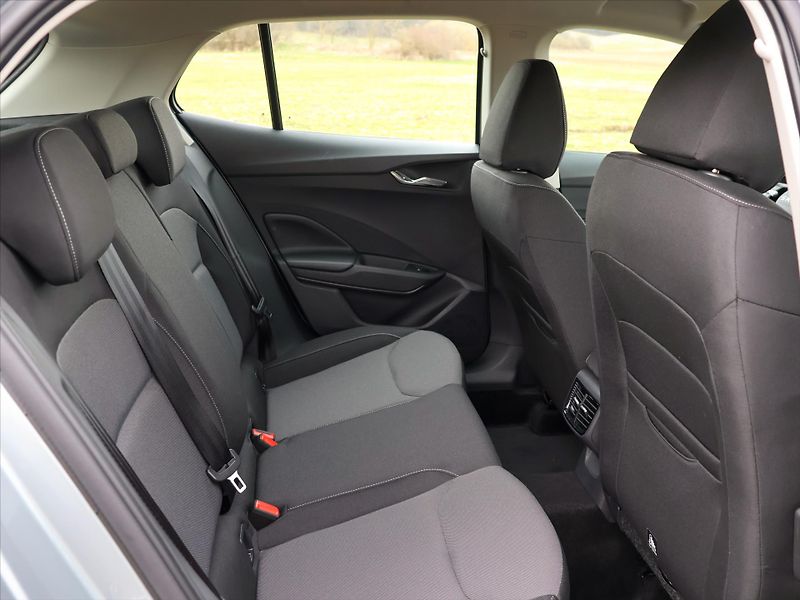 Škoda Fabia 1,0 TSi DSG Edice 130let DPH - fotka 15 z 38
